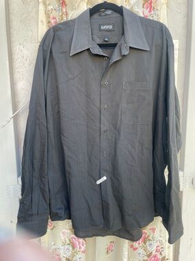 Kasper Men's Dark Gray Long-Sleeve Button-Up Shirt